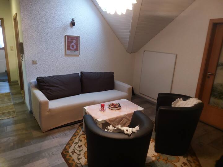 Wohnung: 4 Zimmer, Kü, Bad - Tauberbischofsheim