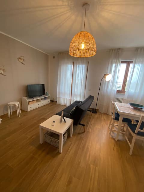 Top Airbnb: house with terrace overlooking the lagoon in Orbetello