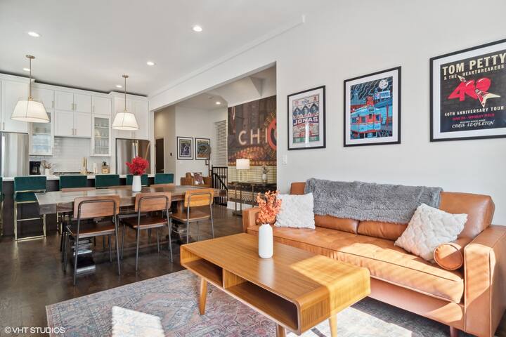 Sensational 5 Bed beauty steps from Wrigley Field gallery image 3