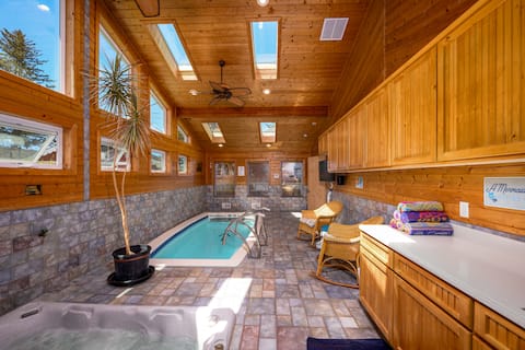 Luxury w/indoor pool & hot tub