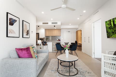 The Cosmopolitan, Pool, Beaches & Shops