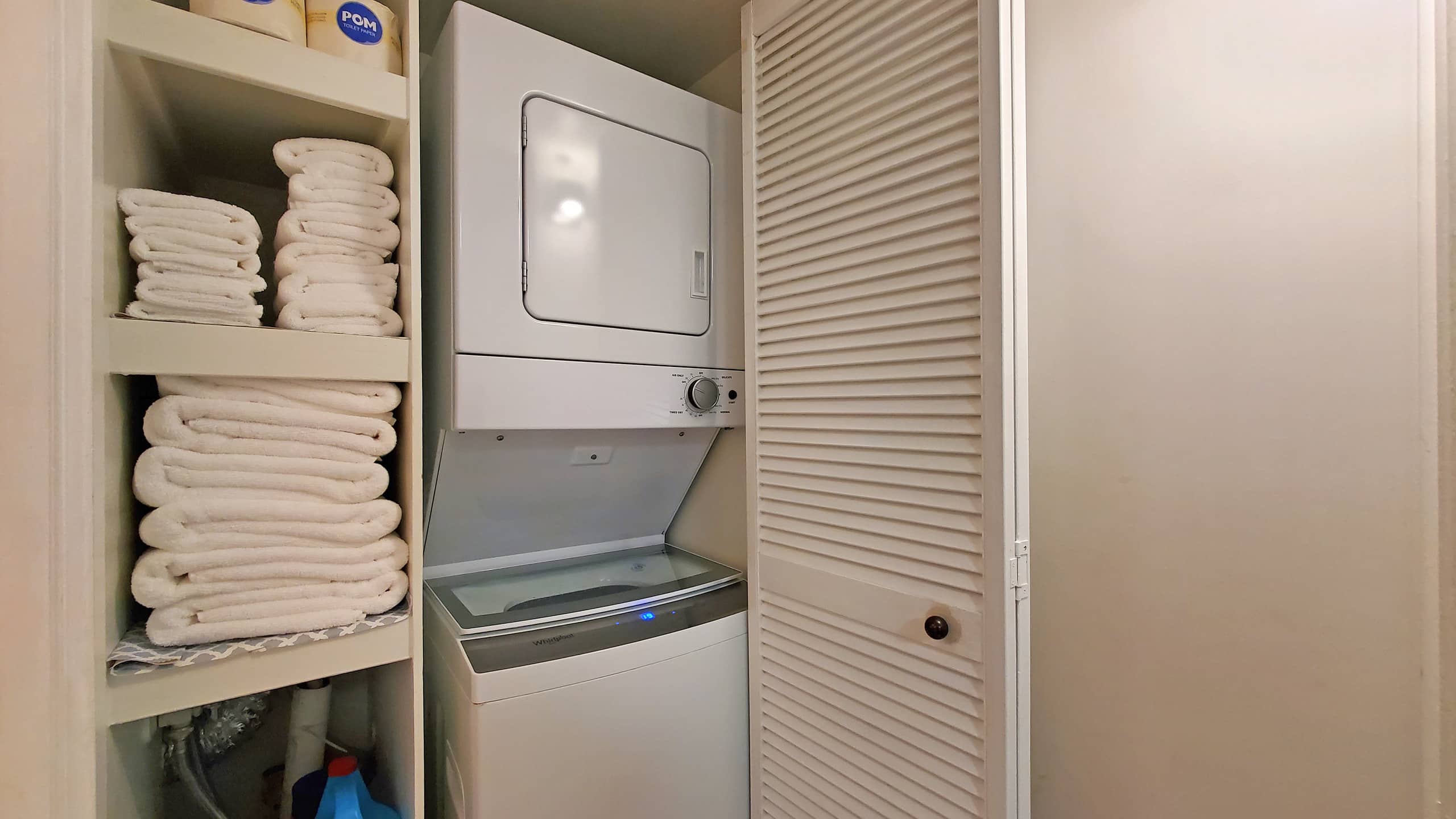 Family Vacation Condo with Free Parking & Wi-Fi - Image 9