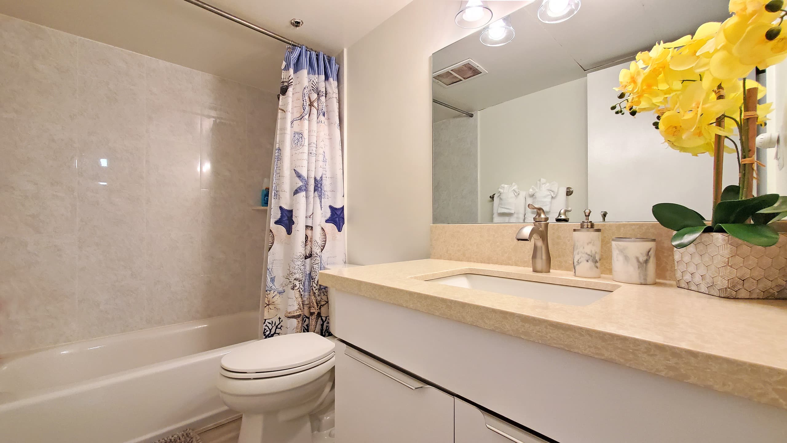 Family Vacation Condo with Free Parking & Wi-Fi - Image 20