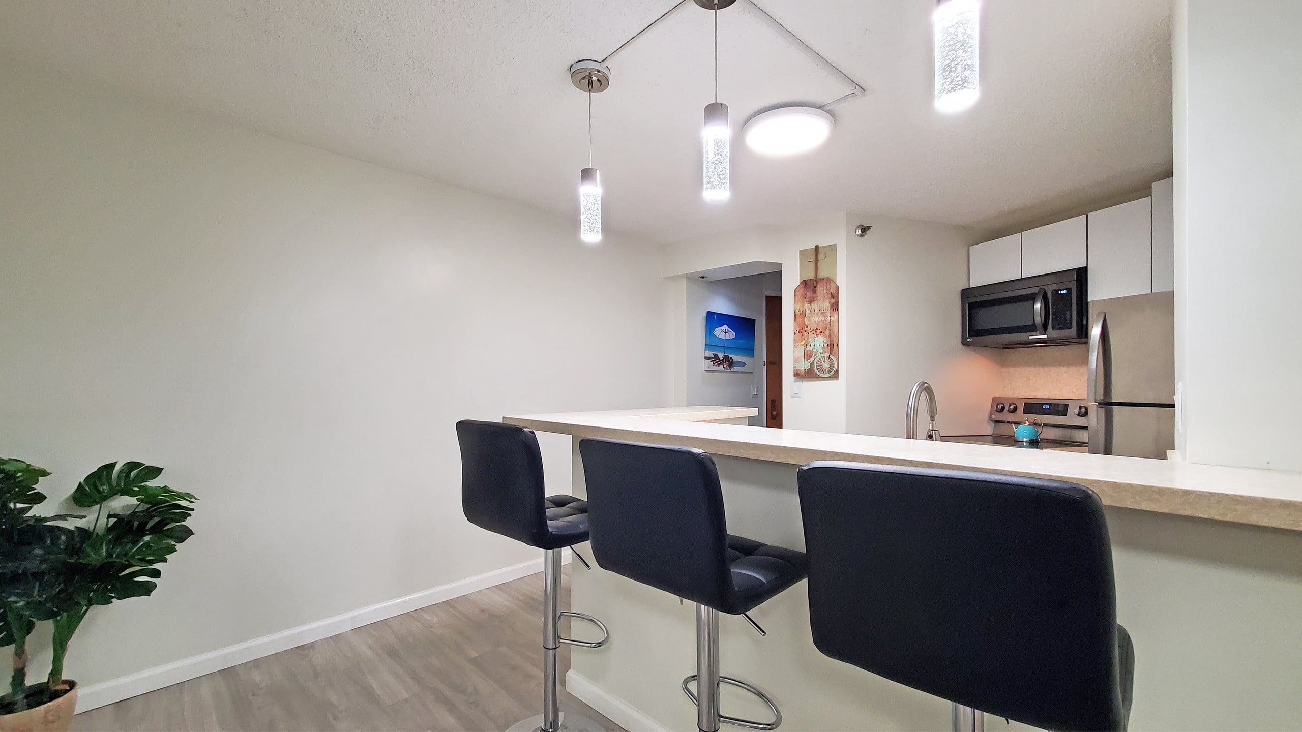 Family Vacation Condo with Free Parking & Wi-Fi - Image 8