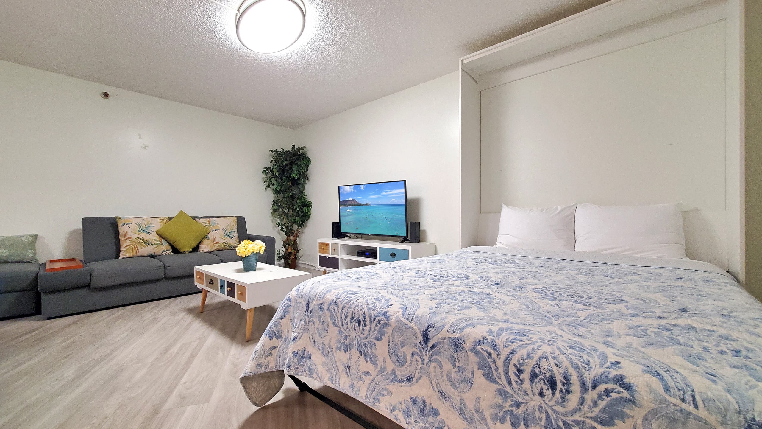 Family Vacation Condo with Free Parking & Wi-Fi - Image 5
