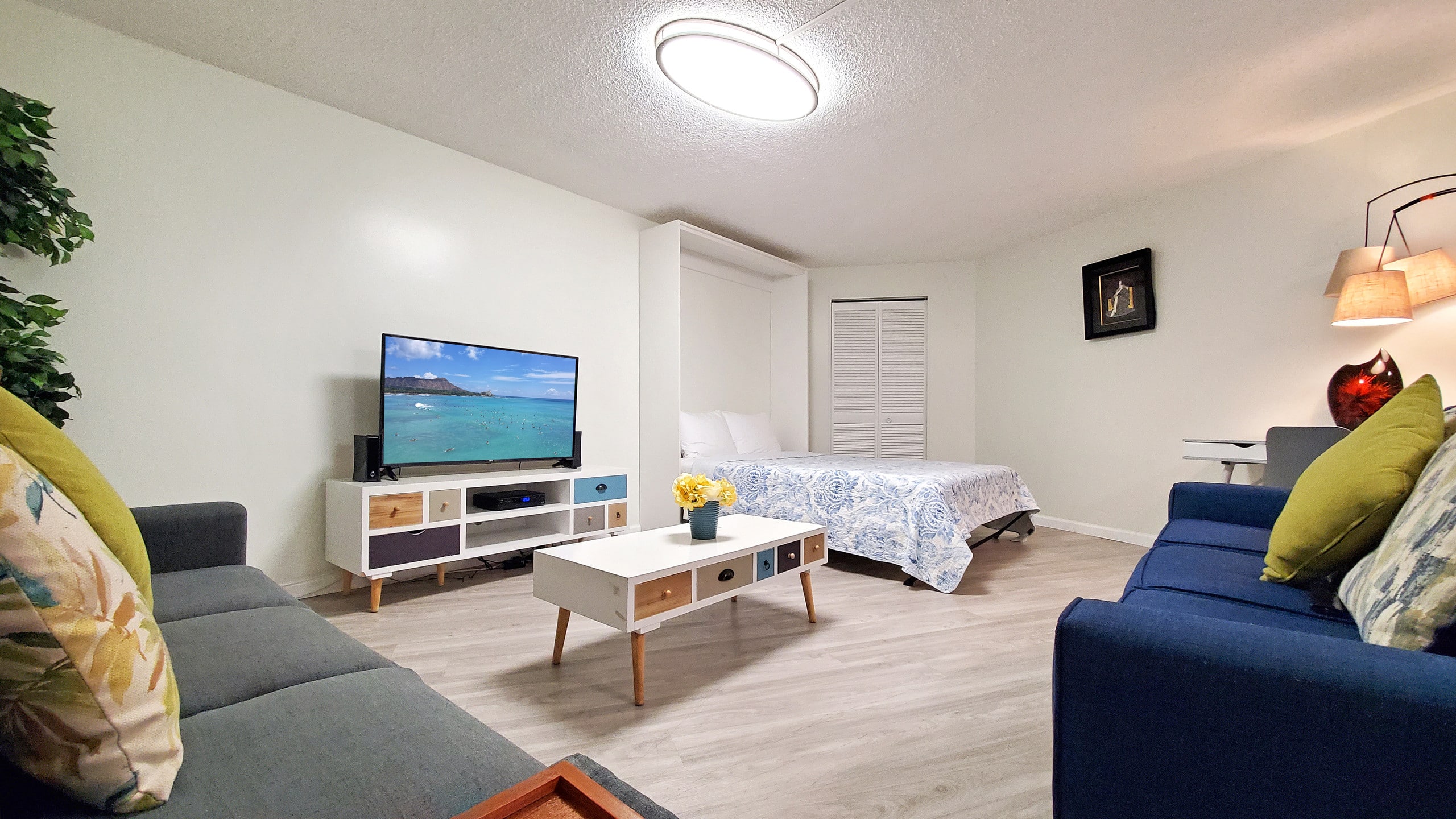 Family Vacation Condo with Free Parking & Wi-Fi - Image 6
