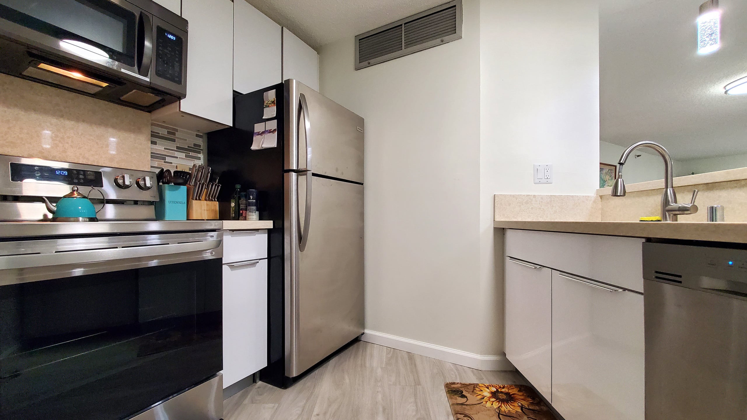 Family Vacation Condo with Free Parking & Wi-Fi - Image 7