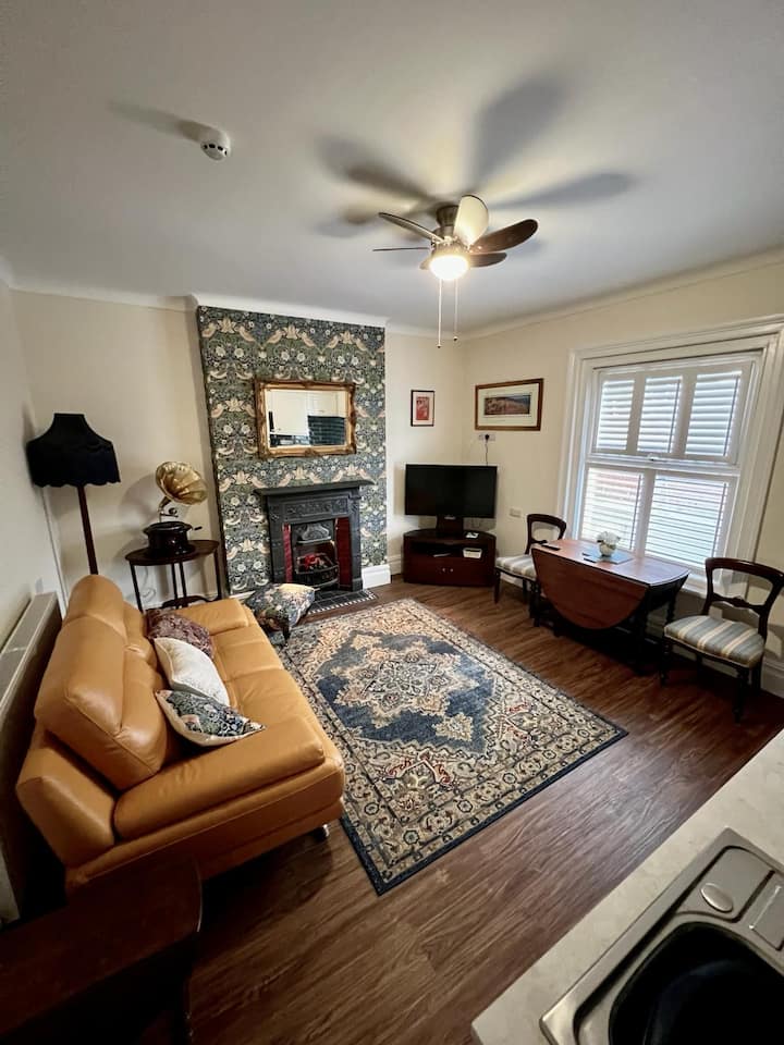 Charlie: 'Quirky' Cosy 1 Bed Apt. A Mile From Quay - Highcliffe