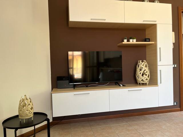 Casa Lago – Luxury apartment. Large swimming pool. gallery image 4