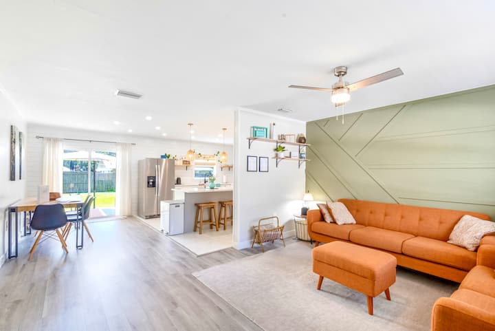 Bluejay's Nest: Game Room, King Bed, Walk To Water - Dunedin, FL