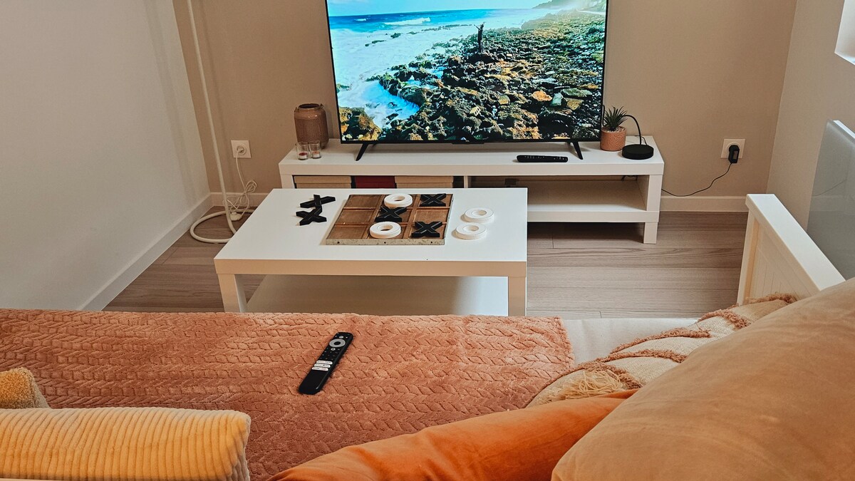 Top Airbnb: Flat with court 10 min away from stadium & station à Lens