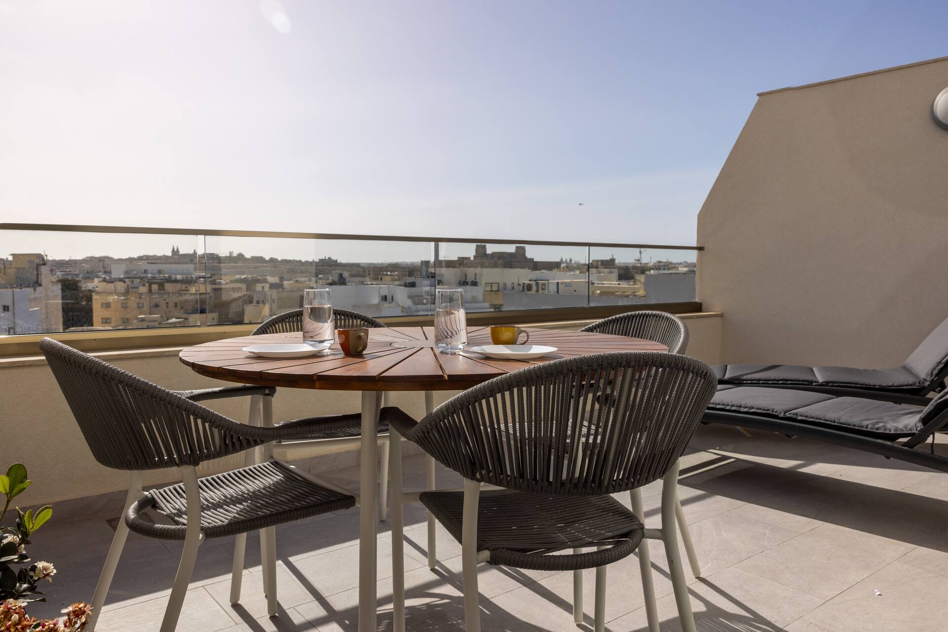 Penthouse with sunny terrace