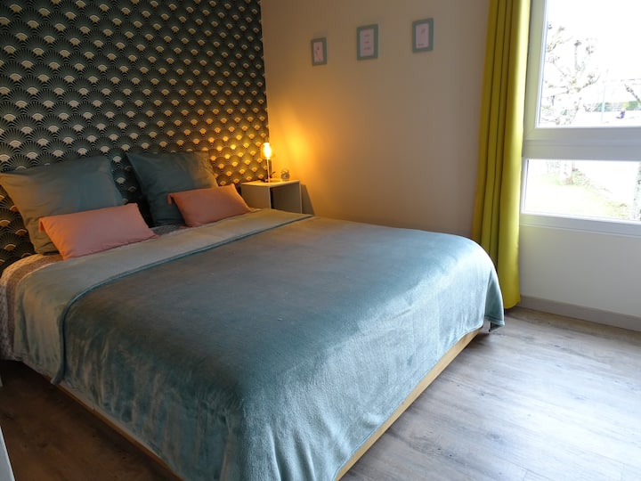 床160 * 200
储物柜和衣架