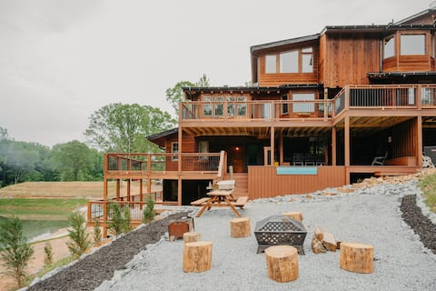 7br Old Mill Village Bunk House sleeps 28