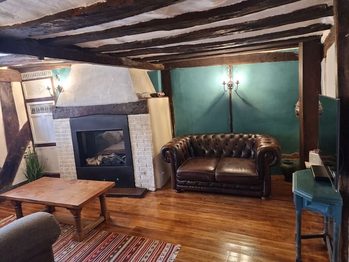 2 Masons Court - Stratford Upon Avon - Stratford-upon-Avon