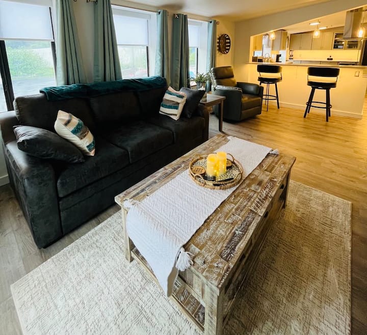 The Penthouse At Brewery Square - Sitka, AK