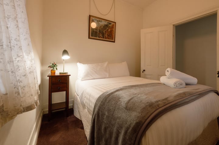 საძინებელი 2