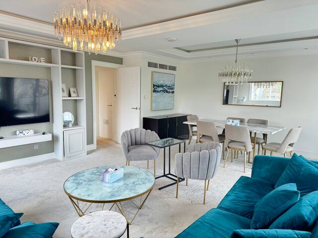 Stunning & Luxurious 3BR 2BR Kensington! gallery image 3