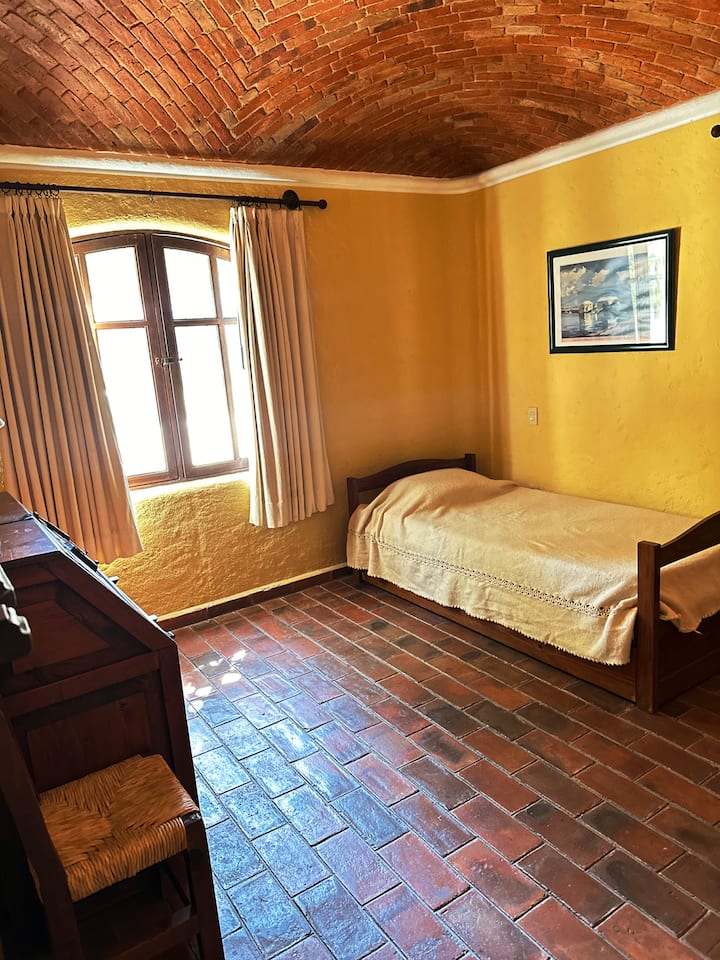 غرفة النوم 2