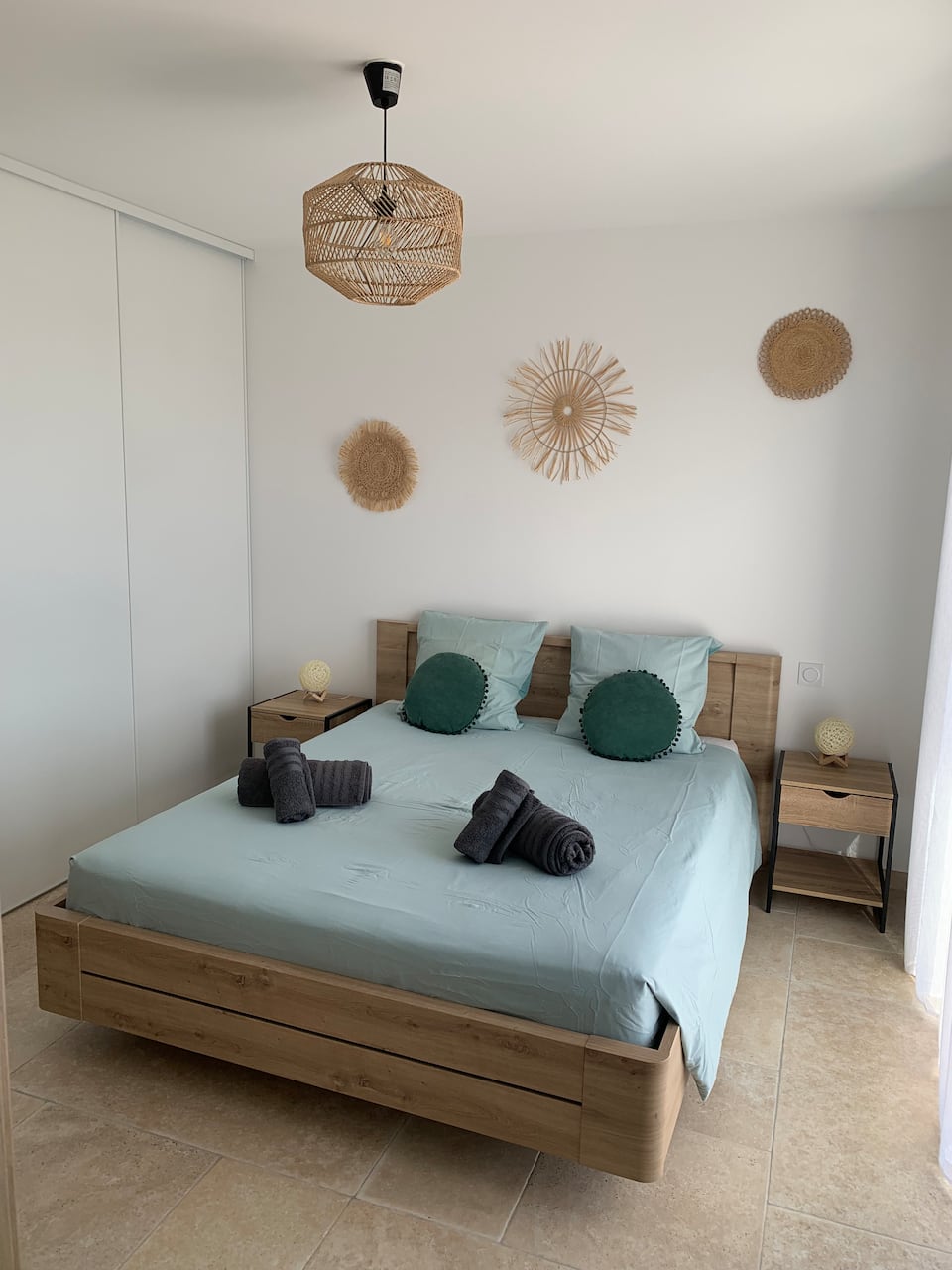 Chambre 4 — 1 lit queen size