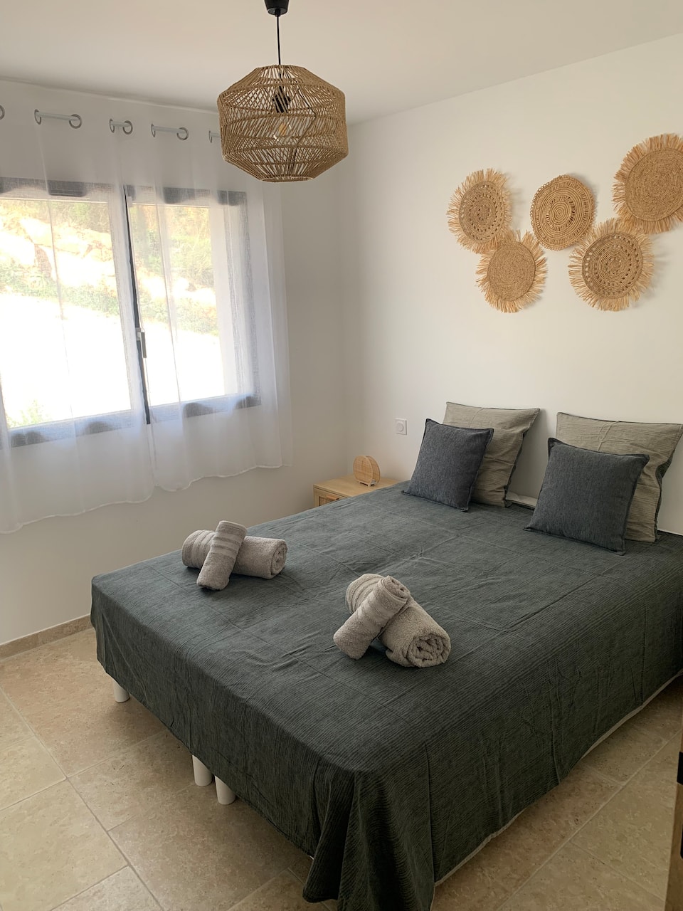Chambre 3 — 1 lit king size ou 2 lits une place