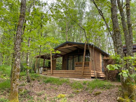 Romantic Chalet with Hot Tub in the Middle of the Forest