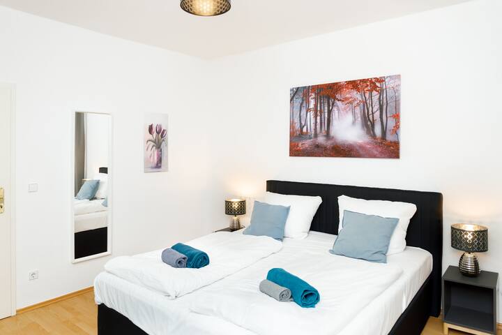 4-Zimmer Apt. City Center Museuminsel Berlin-Mitte gallery image 3