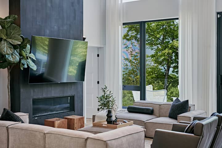 Chalet Peak: Sauna/hot Tub/fireplace/yoga Area - Mont-Tremblant