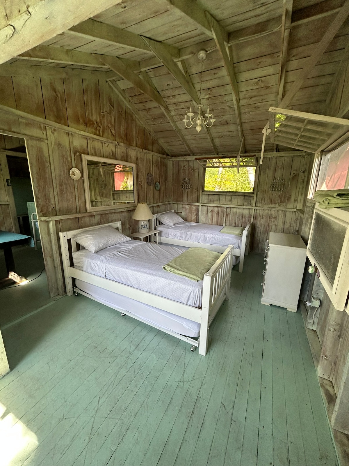 غرفة نوم مزدوجة - متاحة في الصيف فقط.