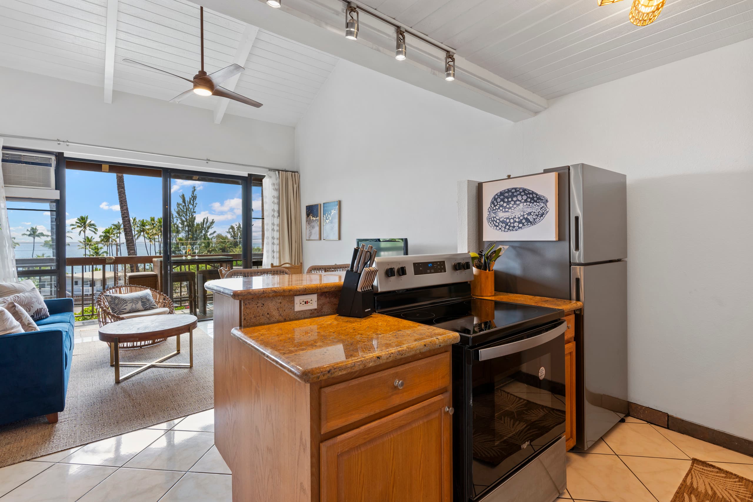 Condo in Kihei · ★4.95 · 2 bedrooms · 3 beds · 2 private baths - Image 11