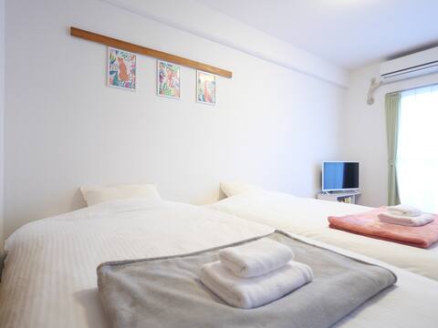 There is no charge parking!Bright room with a view of Beppu Bay from the veranda! max 4 people! NO5