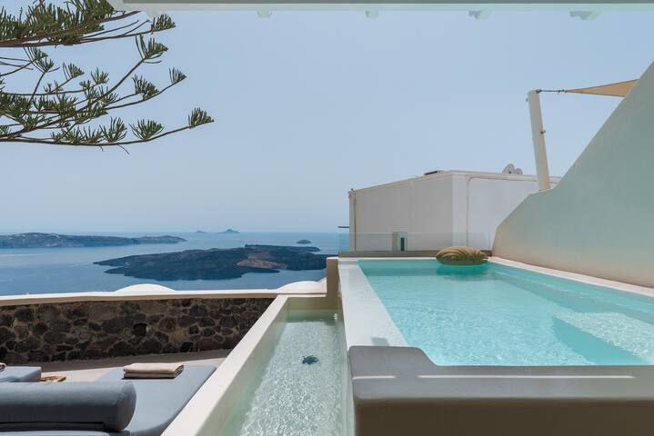 Morfes 2BDR aprt with Plunge pool and Caldera View gallery image 3