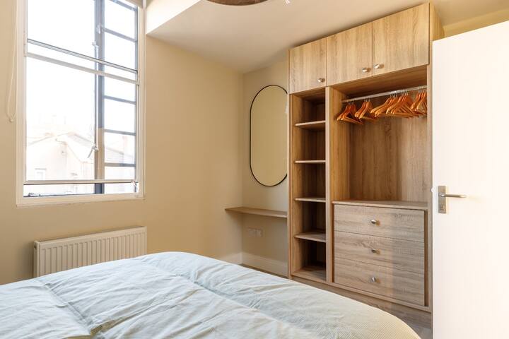 Dublin Castle Suites — Penthouse Apartment gallery image 4