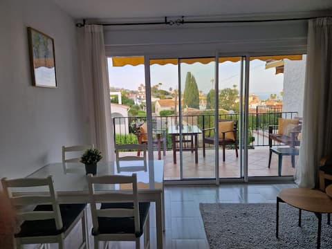 Top Airbnb: Las Buganvillas Apartment @ 250m to the Beach en Mijas