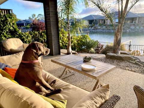 En-counter, our home. Private Pontoon & Lakeview