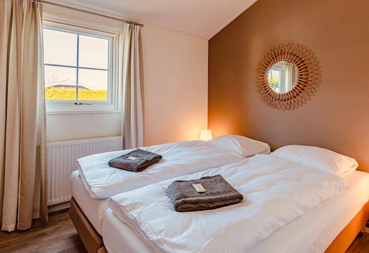 Chalet "De Beulaker" Suitable For Up To Four Guest - Giethoorn