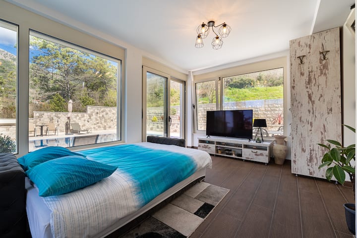 Peaceful 1bdr Apartment With Private Pool - Kotor