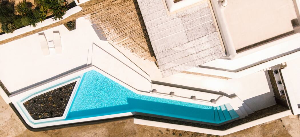 The Beach House Mykonos – Sleek beachside villa gallery image 5