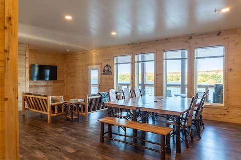 Trailside Sauna Bunk Cabin 16B