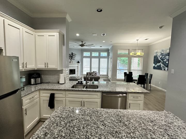 Central Spacious 5-bedroom Home - Richardson, TX