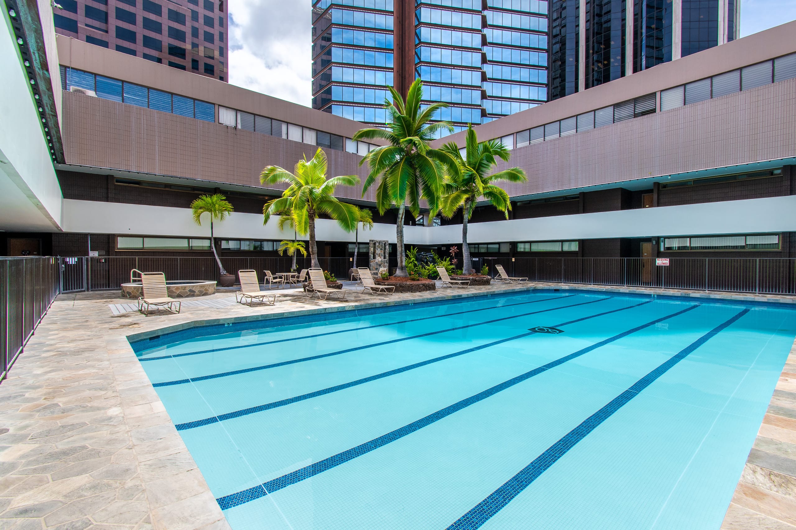 Condo in Honolulu · ★4.57 · 1 bedroom · 1 bath - Image 23