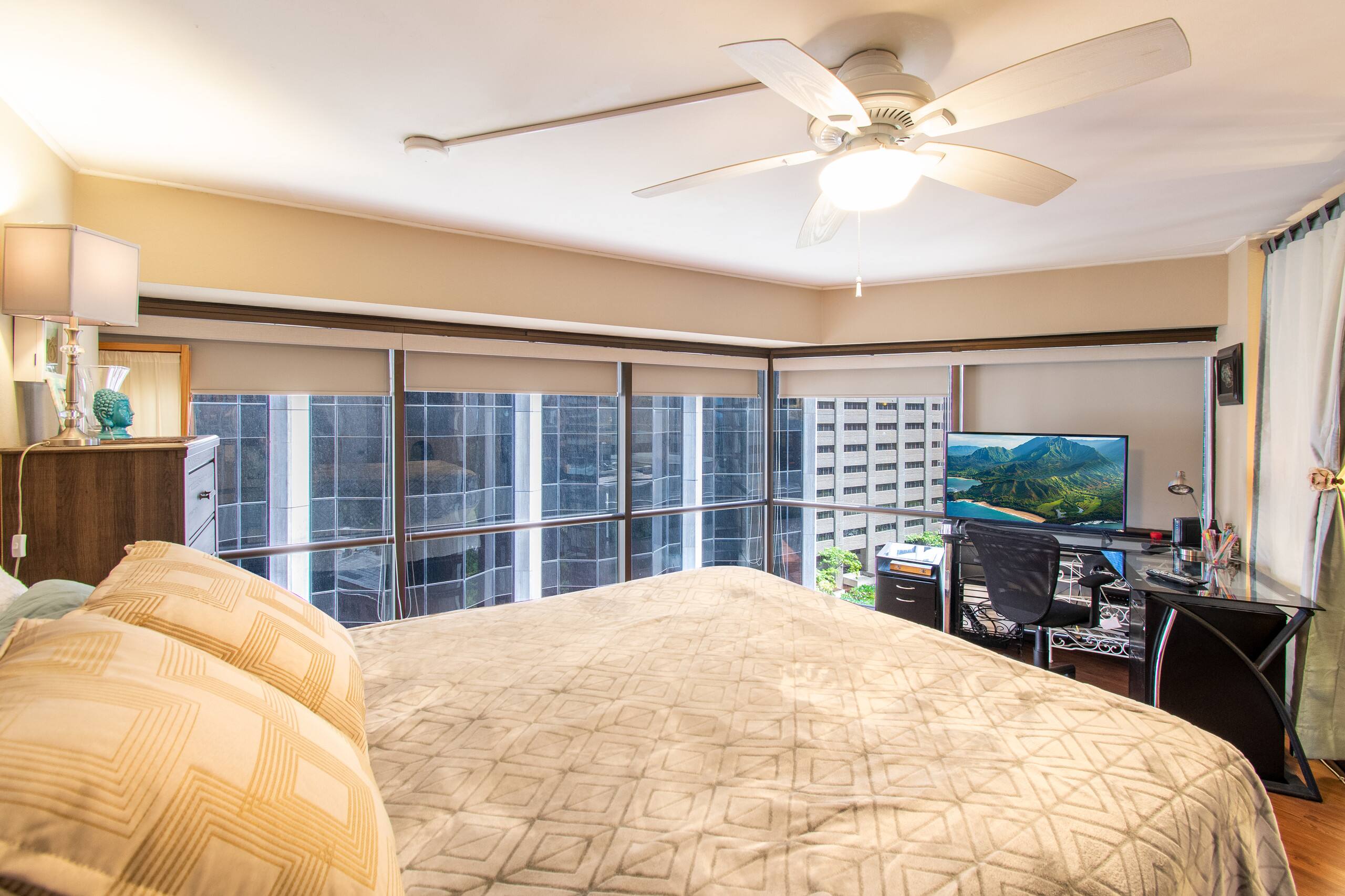 Condo in Honolulu · ★4.57 · 1 bedroom · 1 bath - Image 13