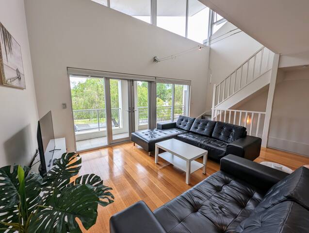 Fantastic Townhouse with 2 Car Parking Spaces