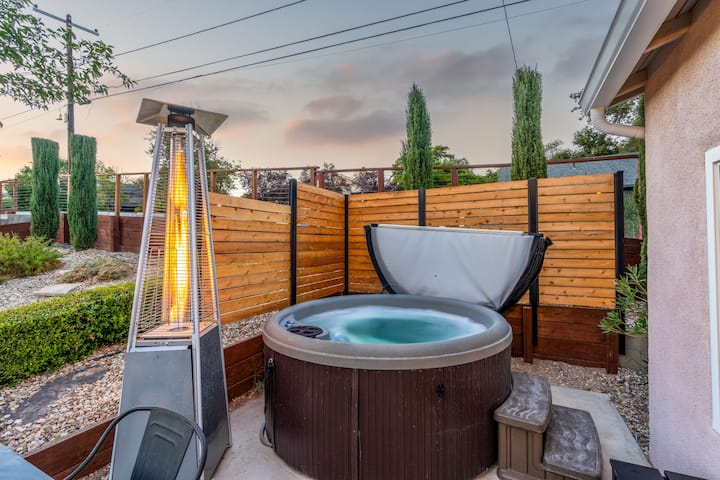 Cottage On Micro Resort, Hot Tub Close To Downtown - Templeton, CA
