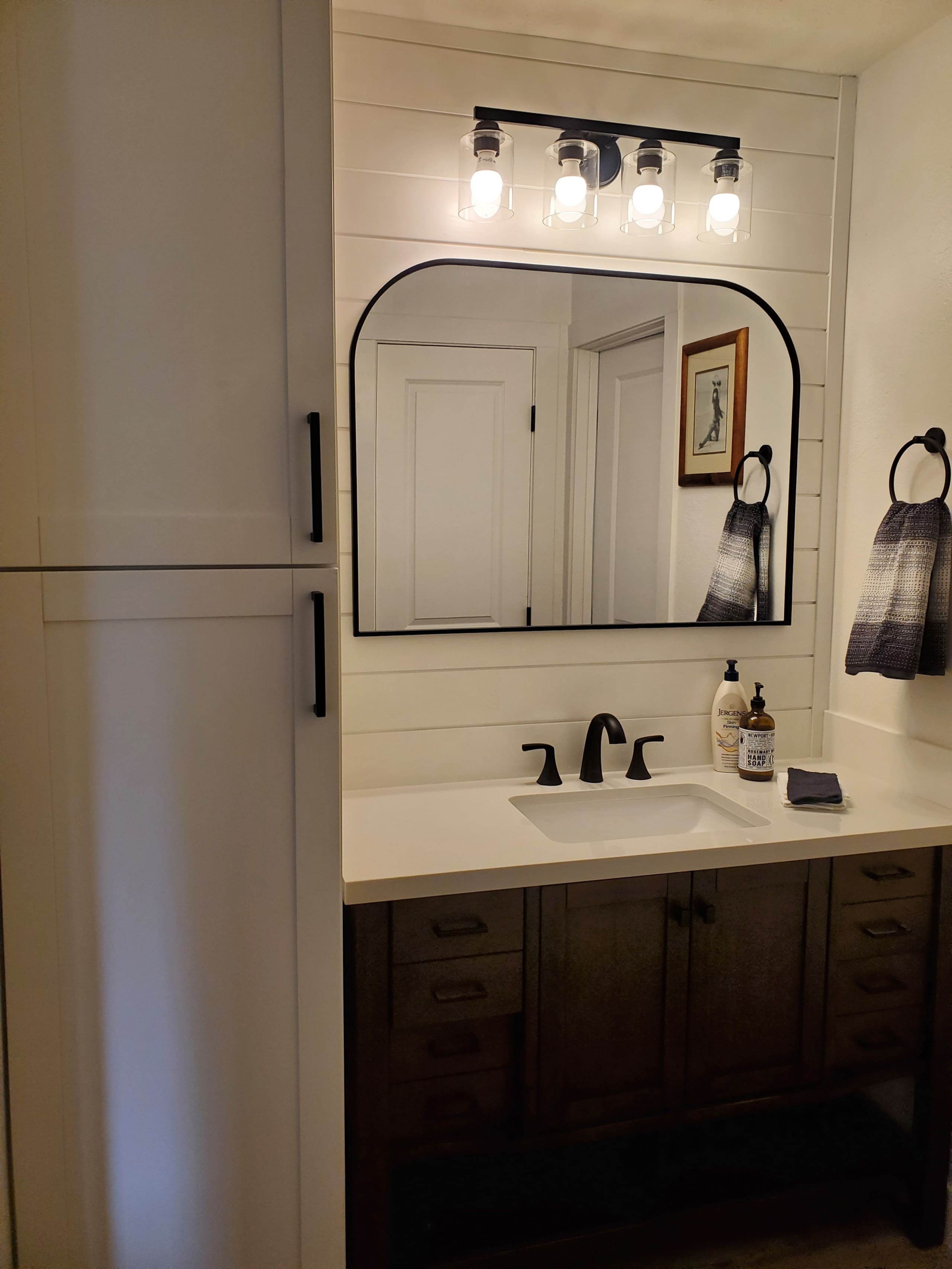Beautiful 1 Bedroom with Full Kitchen and King bed - Photo 20