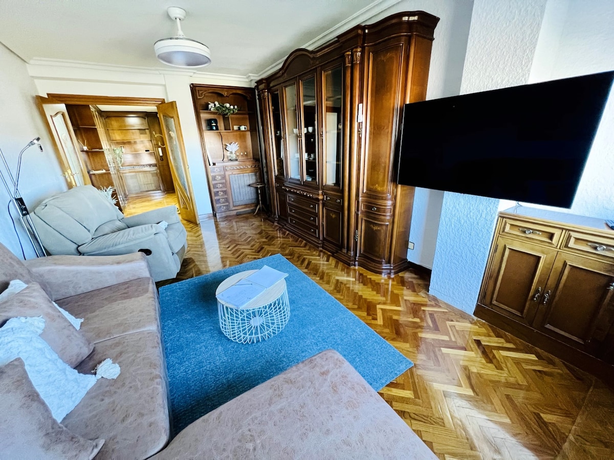 Successful Airbnb property: A Orillas del Pilar with parking in Zaragoza