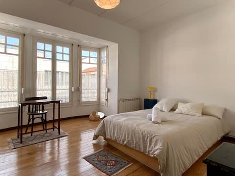 Avecilla. Accommodation with a lot of history. Downtown