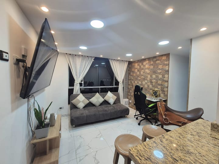 พื้นที่ให้คุณเพลิดเพลินเป็นครอบครัวหรือกับเพื่อนหรือคุณสามารถทำงานได้อย่างสะดวกสบายและมีวิวเมืองที่ดีที่สุด 


