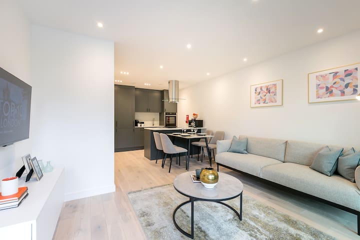 Chalk Farm retreat w/ pvt balcony