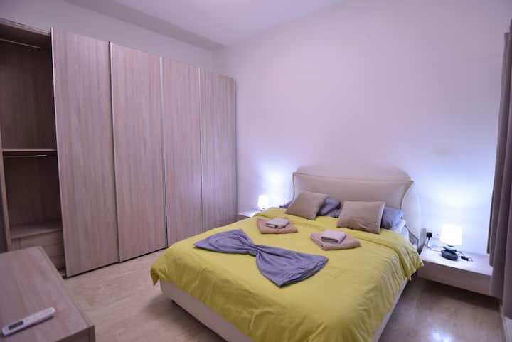 Habitación cómoda y colorida 4 